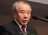 [포토] 축사하는 함정호 전 대한변호사협회 회장