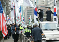 [포토] SBS 규탄집회 이어가는 자유통일본부
