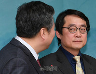 [포토] 한국기자상 대상 수상한 이진동 TV조선 부장