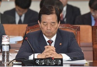 [포토] 생각에 잠겨있는 한민구 국방부장관
