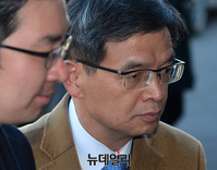 [포토] 헌법재판소 출석하는 이중환 변호사