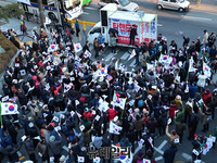 [포토] 헌법재판소 일대 가득 메운 태극기물결