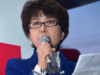 [포토] 정미홍 "헌재 필수증거 부인한 최종변론 무효"