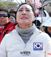 [포토] 삭발식 보며 눈물 흘리는 집회 참가자