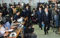 [포토] 특검결과발표, 입장하는 박영수 특검