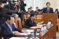 [포토] 북 탄도미사일 관련 현안보고 하는 한민구 장관