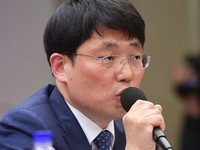 [포토] 질의에 답하는 도태우 변호사