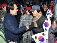 [태극기집회] 시민들의 격려 받는 김진태 의원