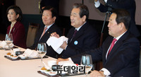 [포토] 여야 중진의원 오찬 회동 찾은 김무성 의원