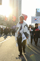 [태극기집회] 가두행진하는 서석구 변호사