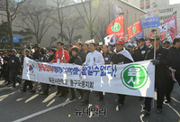 [태극기집회] 가두행진하는 김진태-정미홍