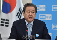 [포토] 모두발언하는 바른정당 김무성 의원