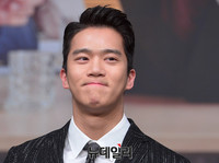 [포토] 드라마 자체발광오피스로 돌아온 하석진