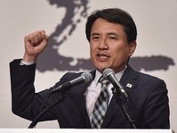 [영상] 태극기 환호 받으며 기조연설한 김진태