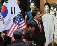 [포토] 박정희 전 대통령 생가 찾은 김진태