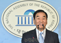 [포토] 대선출마 선언하는 이재오 늘푸른한국당 대표