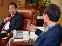 [포토] 전북지사와 간담회 가지는 홍준표 대선주자