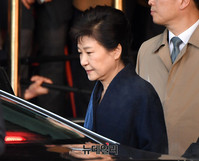 [포토] 밤샘조사 마친 박근혜 전 대통령