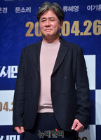 [포토] 배우 최민식, 강렬한 카리스마