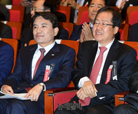 [포토] 나란히 자리한 김진태-홍준표