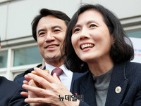 [포토] 김진태, 아내 원현순 여사와 자갈치시장 방문