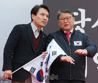 [태극기집회] 김진태 등장에 조원진 연호하는 까닭(영상)