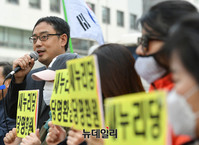 [포토] 인명진 퇴진 환영 기자회견서 발언하는 변희재