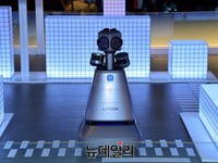 [2017서울모터쇼] 네이버, 3차원 실내지도 개발로봇 M1 공개