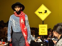 [포토] 전통과 현대적요소를 결합한 '문수권' 런웨이②