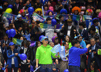 [포토] 지지자에게 화답하는 문재인