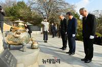 [포토] 홍준표 후보, 현충원 참배로 대선행보 시작