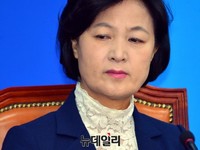 [포토] 더불어민주당 최고위원회의 참석한 추미애