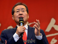 [포토] 여성본부 필승대회, 인사말하는 홍준표