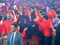 [포토] 중앙선대위발대식, 입장하는 홍준표 후보