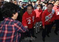 [포토] 경북상주 찾은 홍준표 대선후보