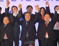 [포토] 부산선대위 출범식 참석한 문재인 후보