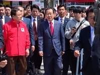 [포토] 유세장 나서는 홍준표 후보