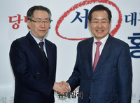 [포토] 中 우다웨이 특별대표 만난 홍준표 후보