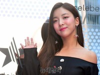 [포토] 에프엑스 루나, 우아한 손인사