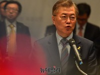 [포토] 강연하는 문재인 후보