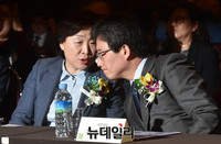 [포토] 대화 나누는 유승민-심상정