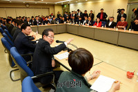 [포토] 대구 청년소상공인 만난 홍준표