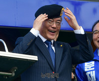 [포토] 특전사 베레모 쓴 문재인