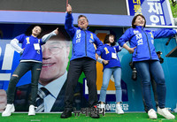 [포토] 대구 찾은 문재인, 춤추는 조응천-이재정