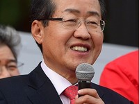 [포토] 마산 찾은 홍준표, 자신감의 미소