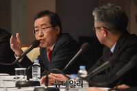 [포토] 대선후보 관훈토론, 발언하는 홍준표