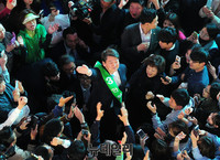 [포토] 부산유세, 만세하는 안철수