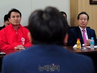 [포토] 간담회 참석한 김진태-홍준표