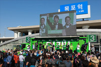 [포토] 목포역 광장서 유세 이어가는 안철수