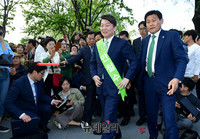 [포토] 광주 전남대 찾은 안철수 후보